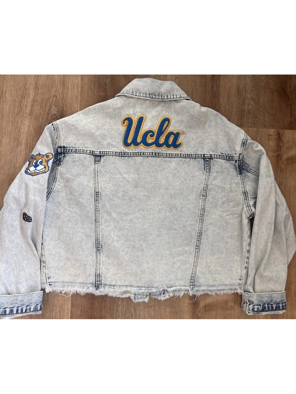 Hype and Vice UCLA Denim Jacket Womens L Cropped Light Blue Raw Hem Bruin Logo